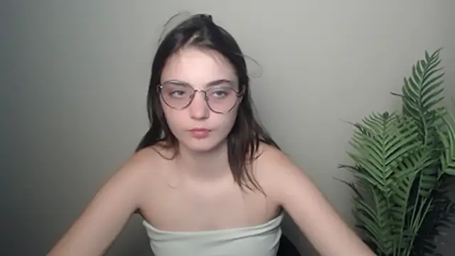Snapshot of Sun_Shine__ chatting on 23, 6, 2026 Sun Shine online show from 23, 6, 2026