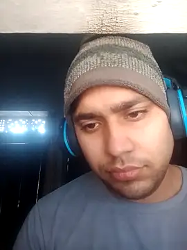 Snapshot of Desirock001 chatting on 6, 2, 2026 Desirock001 online show from 6, 2, 2026