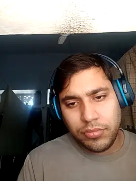 Snapshot of Desirock001 chatting on 7, 2, 2026 Desirock001 online show from 7, 2, 2026