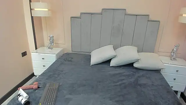 Snapshot of gabriela_lux chatting on 25, 10, 2025 gabriela lux online show from 25, 10, 2025