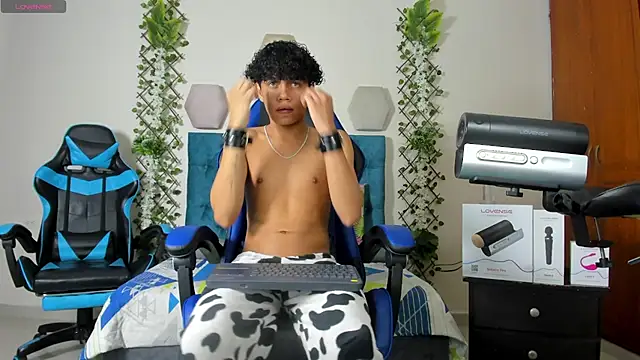 Snapshot of _taylor_black chatting on 30, 9, 2025 taylor black online show from 30, 9, 2025