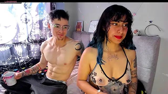 Snapshot of puepleholly chatting on 2, 10, 2025 puepleholly online show from 2, 10, 2025