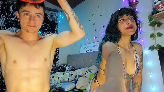 Snapshot of puepleholly chatting on 3, 11, 2025 puepleholly online show from 3, 11, 2025