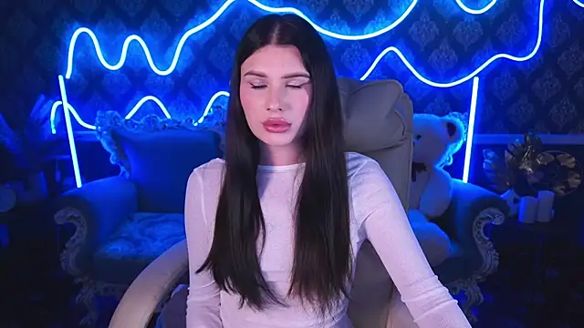 Neyla Charm online show from 5, 10, 2025