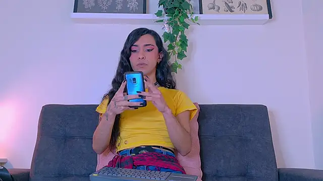 TiffValentinee  online show from 5, 3, 2026