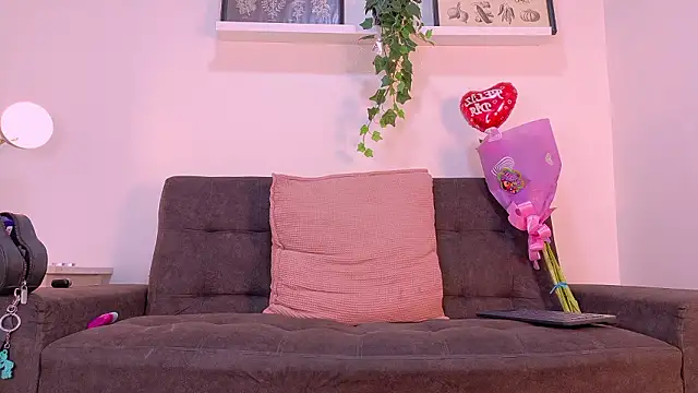 TiffValentinee  online show from 8, 3, 2026