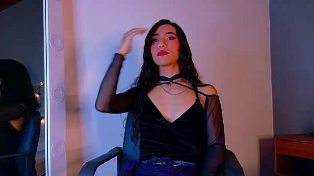 TiffValentinee  online show from 9, 3, 2026