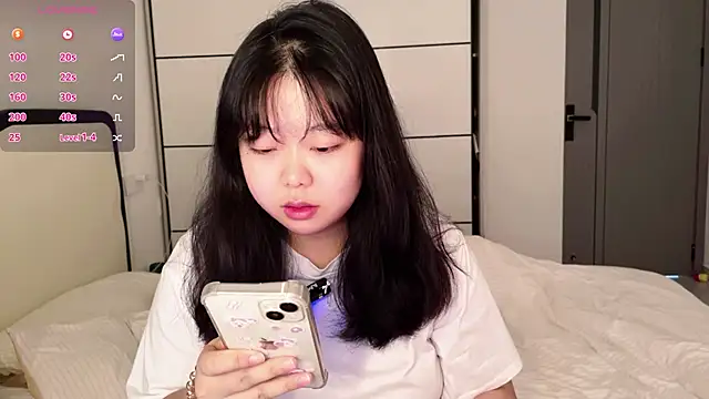 Snapshot of Kittenfishing chatting on 9, 9, 2025 Kittenfishing online show from 9, 9, 2025