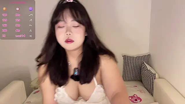 Snapshot of Kittenfishing chatting on 10, 9, 2025 Kittenfishing online show from 10, 9, 2025