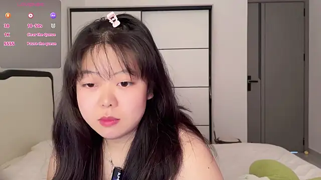 Snapshot of Kittenfishing chatting on 11, 9, 2025 Kittenfishing online show from 11, 9, 2025