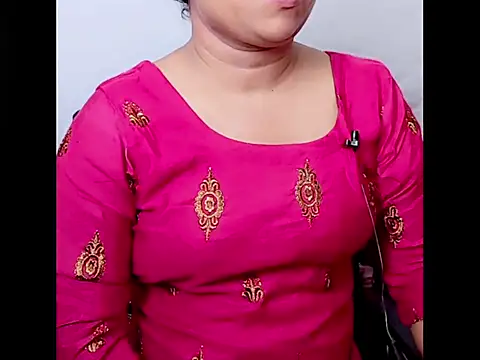 Snapshot of LushVamp chatting on 12, 9, 2025 LushVamp online show from 12, 9, 2025