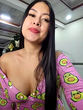 Snapshot of CrisMarulanda chatting on 20, 11, 2025 CrisMarulanda online show from 20, 11, 2025