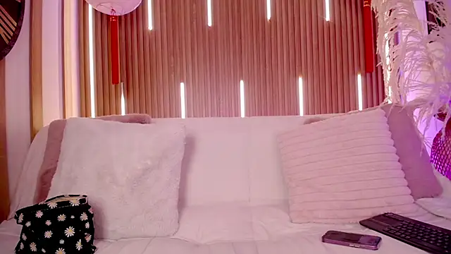 MylaDreams online show from 6, 2, 2026