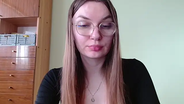 LooveELLYx online show from 24, 3, 2026