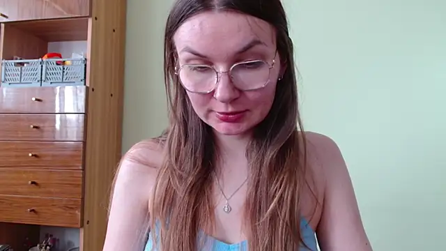 LooveELLYx online show from 4, 5, 2026