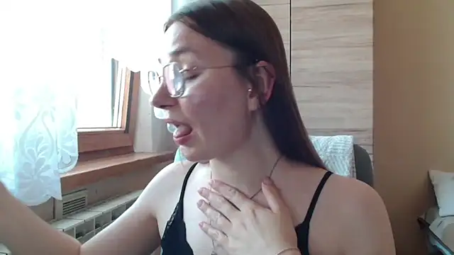 LooveELLYx online show from 29, 6, 2026