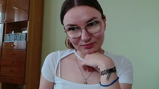 LooveELLYx online show from 15, 7, 2026
