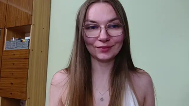 LooveELLYx online show from 27, 7, 2026