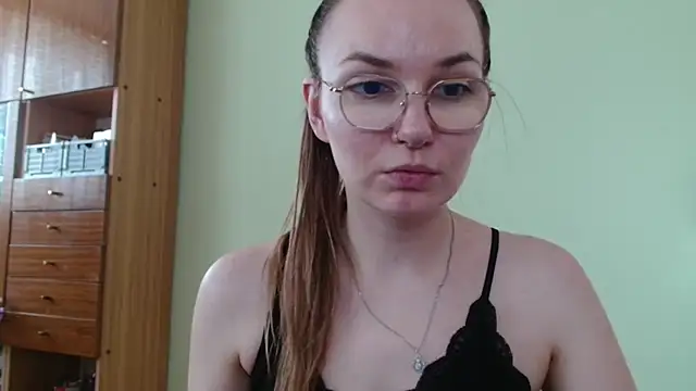 LooveELLYx online show from 5, 8, 2026