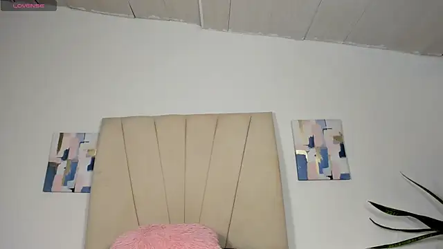 Sophia Ebony online show from 4, 8, 2026
