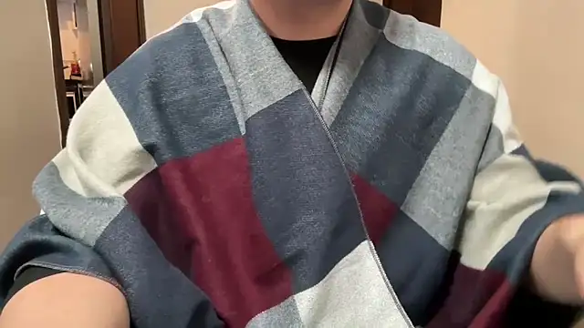 Snapshot of this_is_77 chatting on 5, 3, 2026 this is 77 online show from 5, 3, 2026