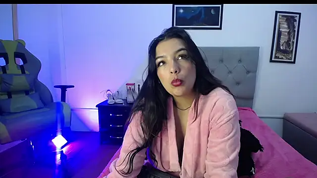 Esmeraldaa- online show from 29, 9, 2025