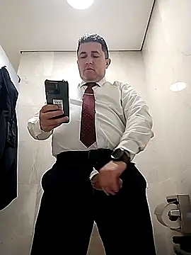 BigCristh79 online show from 3, 5, 2026