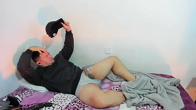 Snapshot of fuckynations chatting on 21, 12, 2024 fuckynations online show from 21, 12, 2024