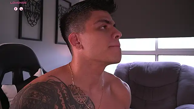 tyler muscle1 online show from 11, 9, 2025