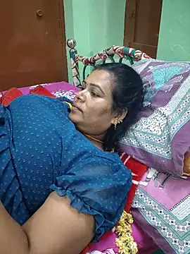 Snapshot of tamilaruvi chatting on 4, 8, 2026 tamilaruvi online show from 4, 8, 2026