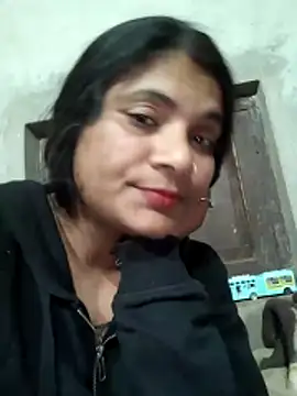 Snapshot of couple_71 chatting on 4, 12, 2025 couple 71 online show from 4, 12, 2025