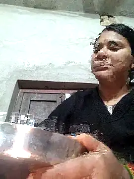 Snapshot of couple_71 chatting on 15, 12, 2025 couple 71 online show from 15, 12, 2025