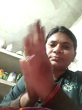 Snapshot of couple_71 chatting on 6, 1, 2026 couple 71 online show from 6, 1, 2026