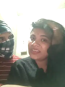 Snapshot of couple_71 chatting on 9, 1, 2026 couple 71 online show from 9, 1, 2026