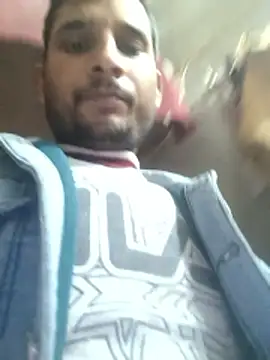 Snapshot of couple_71 chatting on 12, 1, 2026 couple 71 online show from 12, 1, 2026