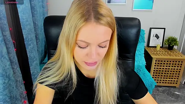 Snapshot of KatherineePierce chatting on 24, 9, 2025 KatherineePierce online show from 24, 9, 2025