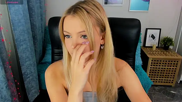 Snapshot of KatherineePierce chatting on 25, 9, 2025 KatherineePierce online show from 25, 9, 2025