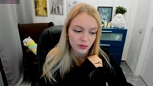 Snapshot of KatherineePierce chatting on 20, 10, 2025 KatherineePierce online show from 20, 10, 2025