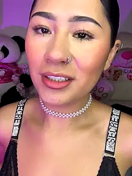 evelyn ch  online show from 2, 10, 2025