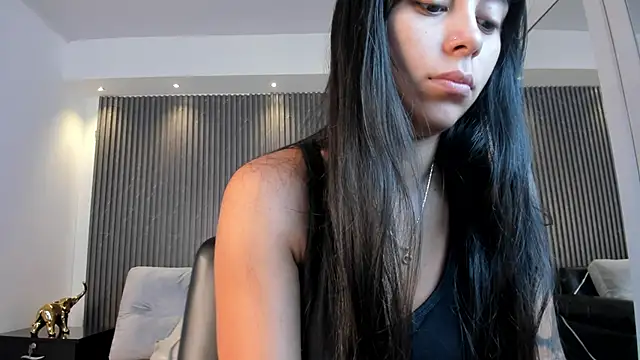 freyja sweet  online show from 8, 10, 2025