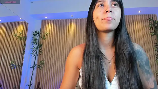 freyja sweet  online show from 12, 10, 2025