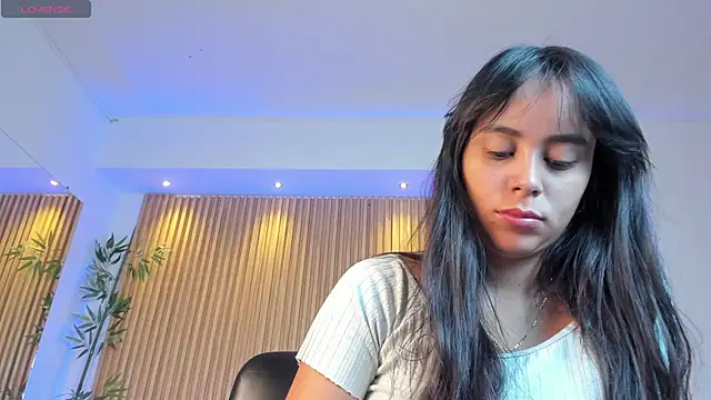 freyja sweet  online show from 13, 10, 2025