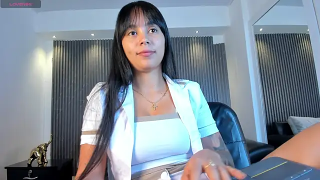 freyja sweet  online show from 30, 10, 2025