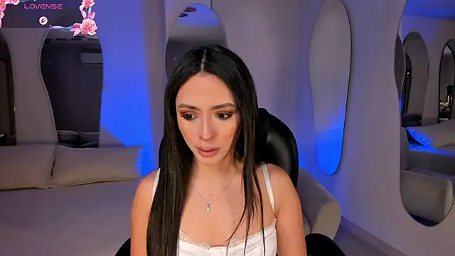 IsabellaMoreau online show from 2, 8, 2026