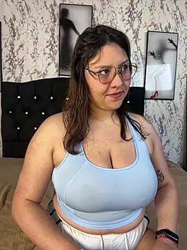 Larissa Antonella online show from 31, 7, 2026