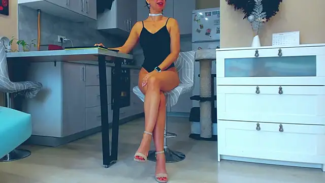 Snapshot of MadinaBrown chatting on 21, 10, 2025 MadinaBrown online show from 21, 10, 2025