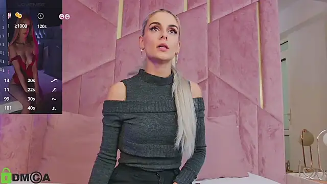 SelenaDaze online show from 30, 9, 2025