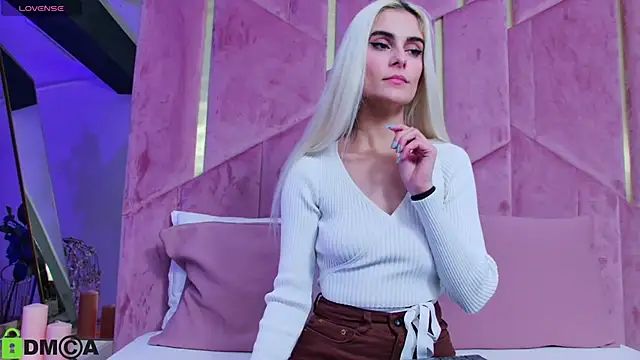 SelenaDaze online show from 25, 11, 2025