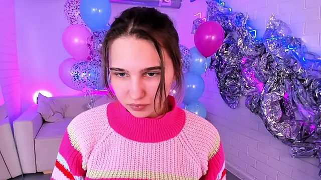 TessaMill online show from 2, 2, 2026