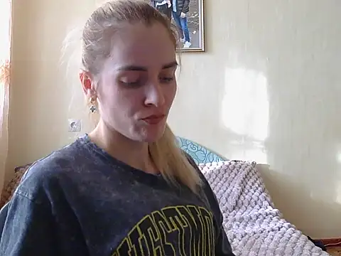 Snapshot of JayeTyler chatting on 17, 12, 2025 JayeTyler online show from 17, 12, 2025